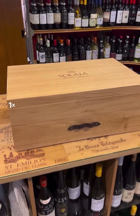 Solaia Older Vintage Collector's Case